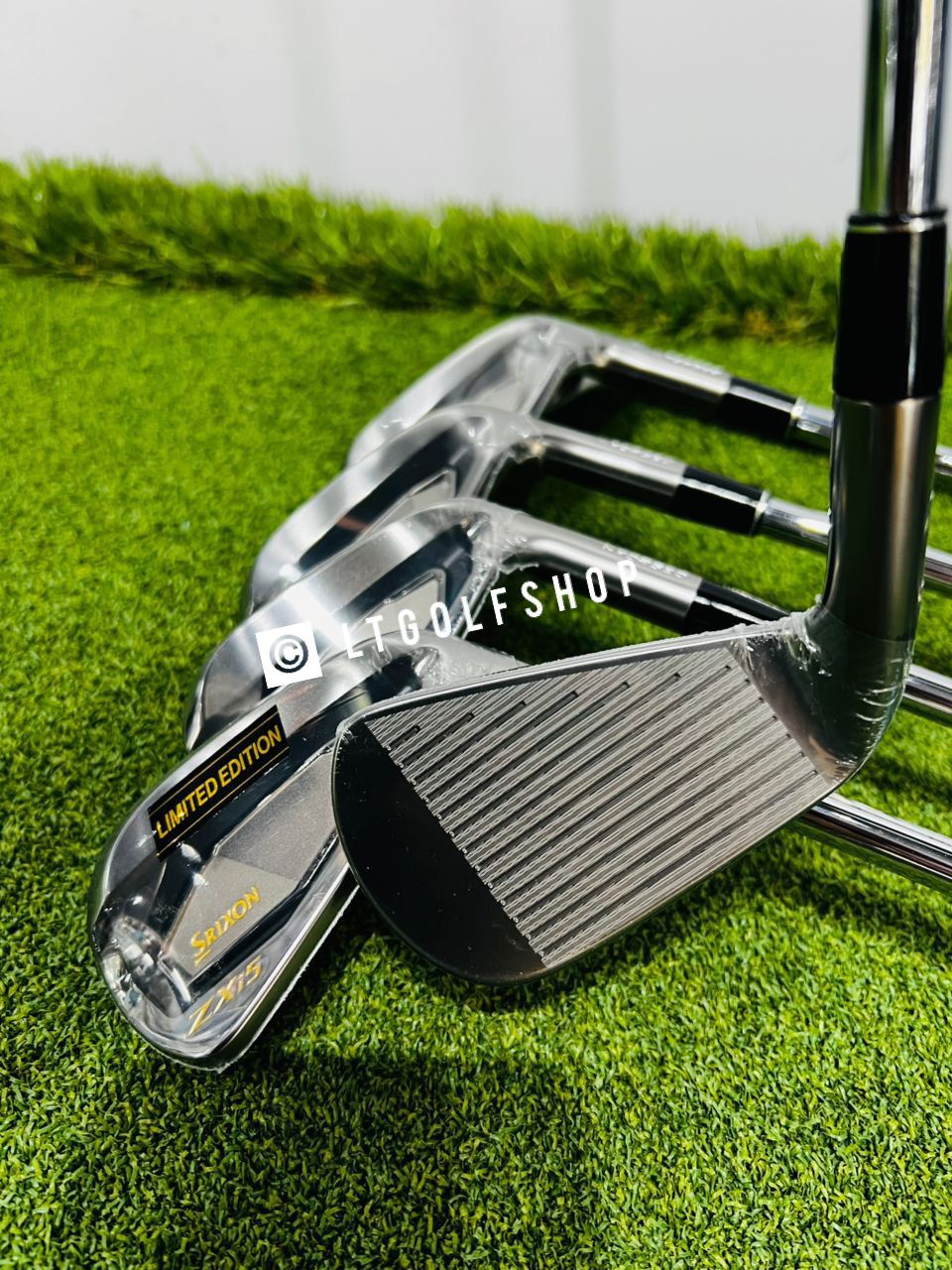 『HAMI VEN BLACK×SILVER』 ZX5 Mk II Black Chrome Irons | Dunlop Sports ZA