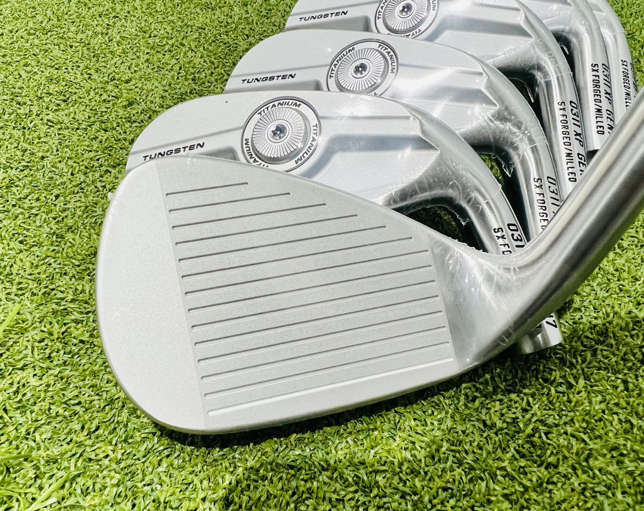 LT_GOLF_SHOP_GEN7_XP3.jpg?v=